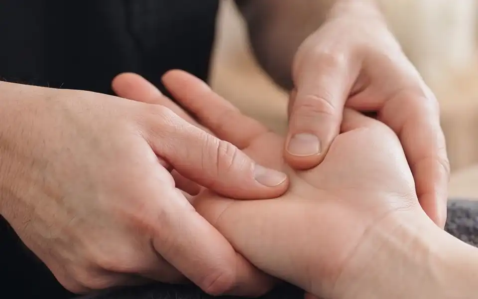 Hand Reflexology at Swasthya Thottada
