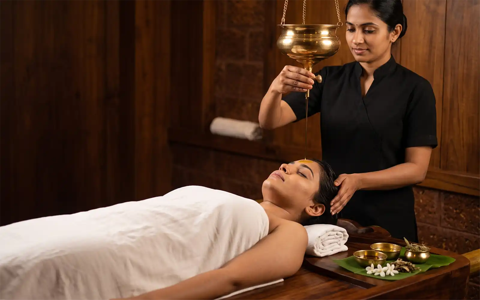 Shirodhara in the Swasthya Kalyani 3-day royal bridal Ayurveda ritual